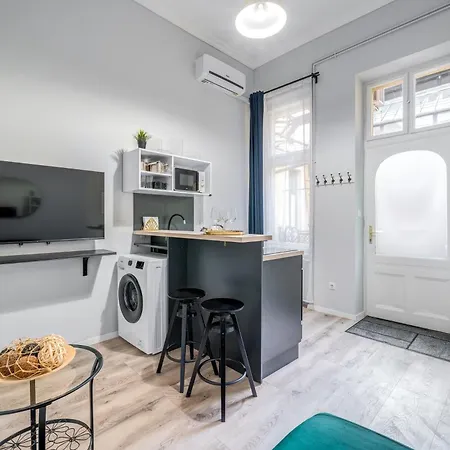 Synagogue 1 Bedroom S161 *