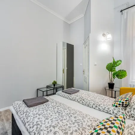 Апартаменты Synagogue 1 Bedroom S161 *